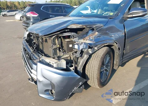 2018 Toyota Highlander Xle z USA, uszkodzony, nr VIN 5TDJZRFH1JS908922